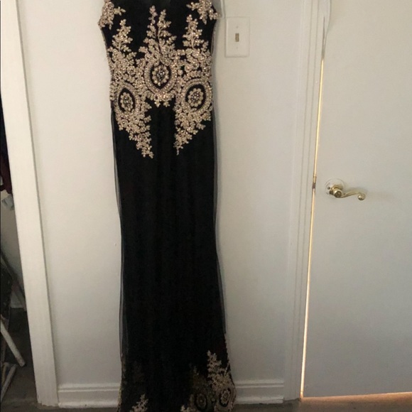 Prom dress - Picture 3 of 4